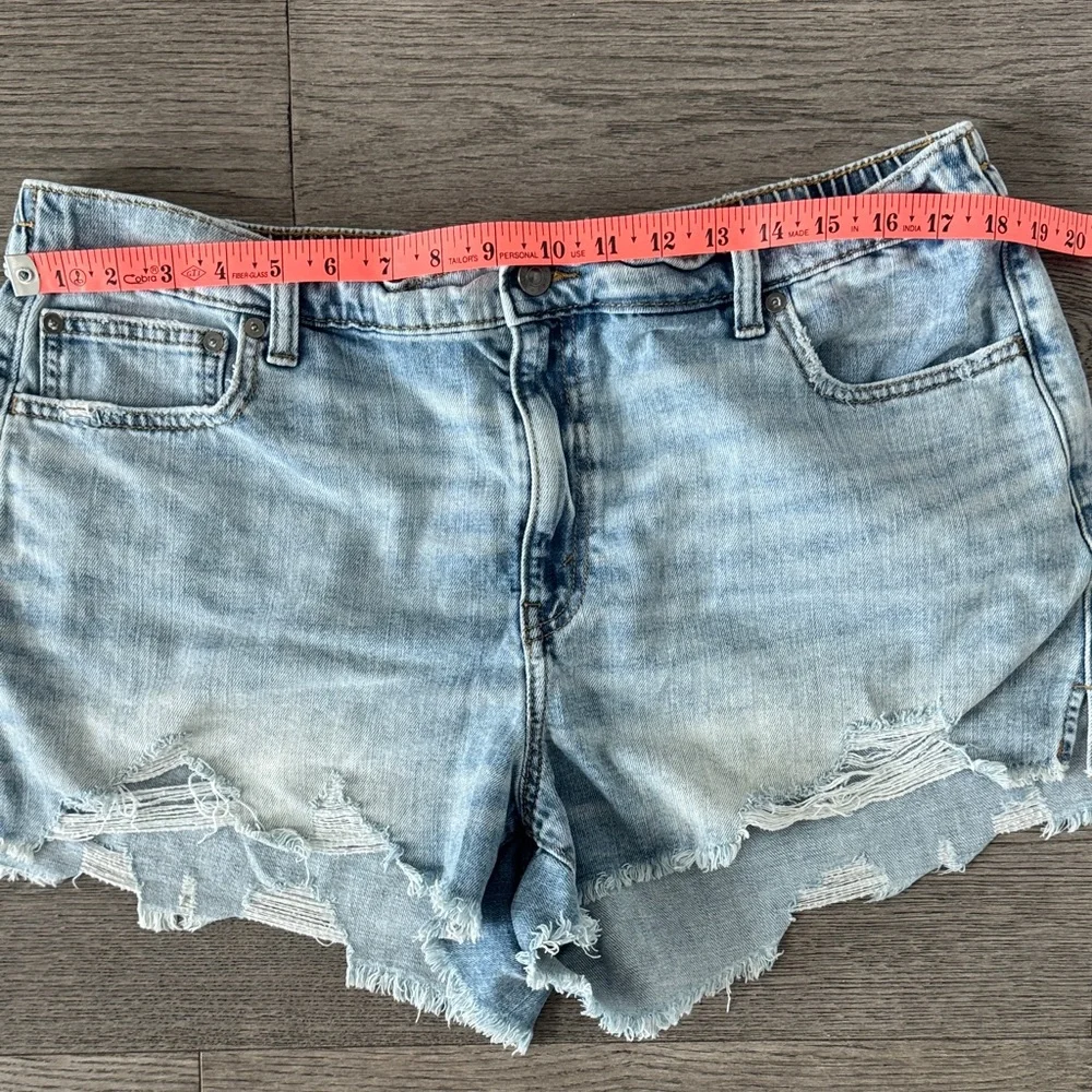 🌼AERIE🌼 Distressed Daydream Denim Shorts, Size XL - Picture 6 of 10